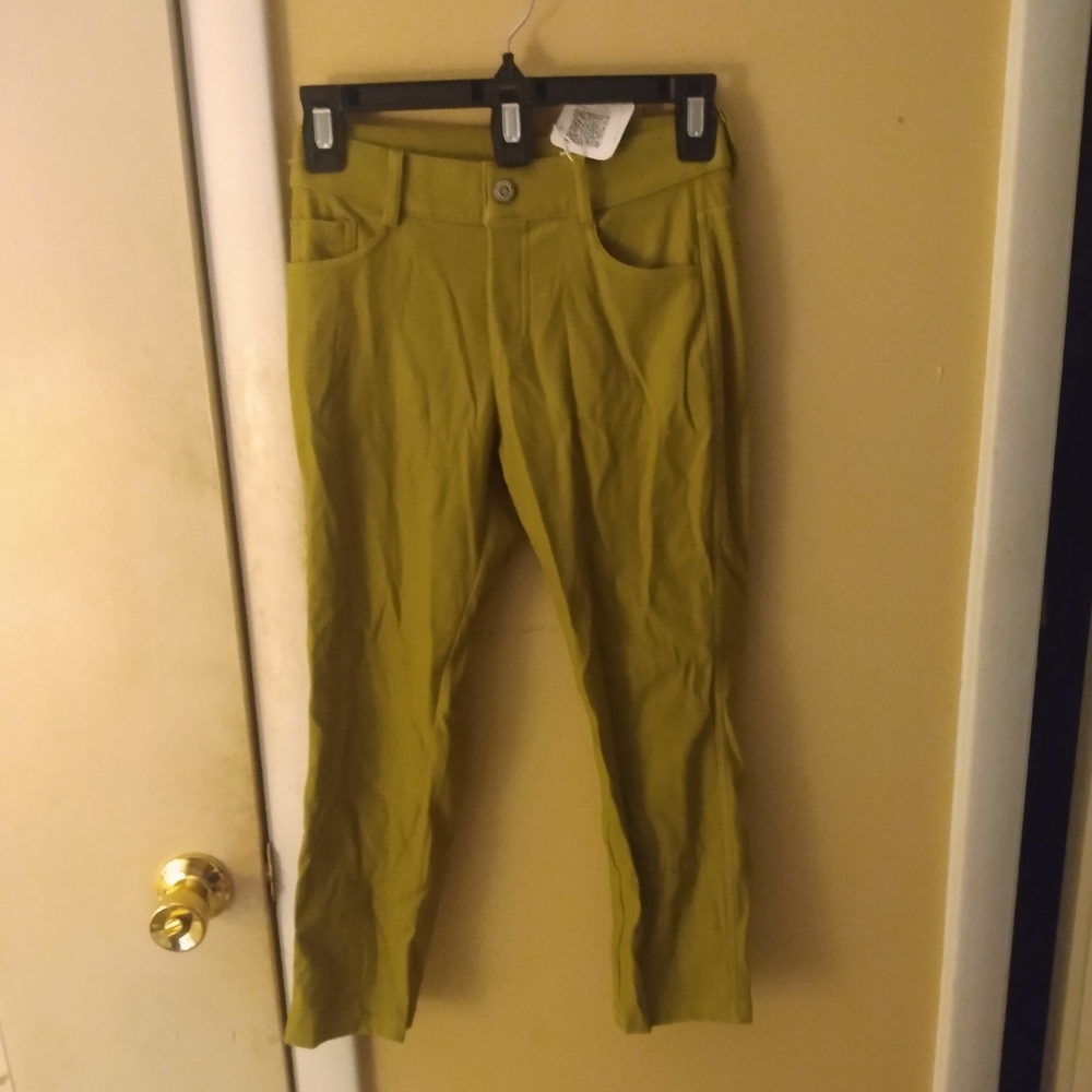 NWT olive capris